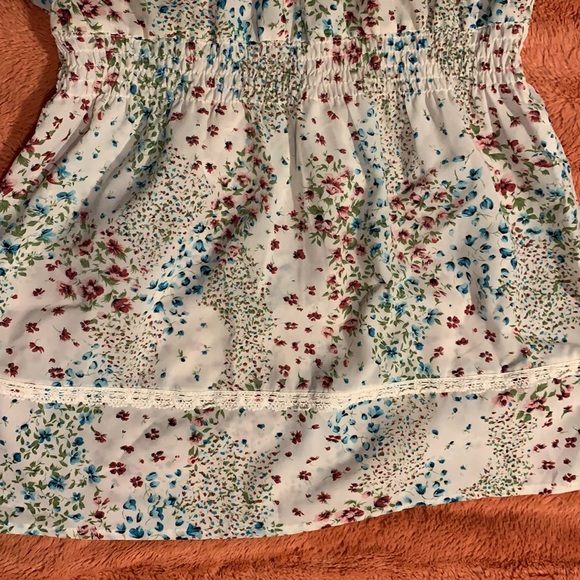 Romy Floral Sleeveless Blouse Buttons, lace, elastic waistband SZ XS - Picture 8 of 8